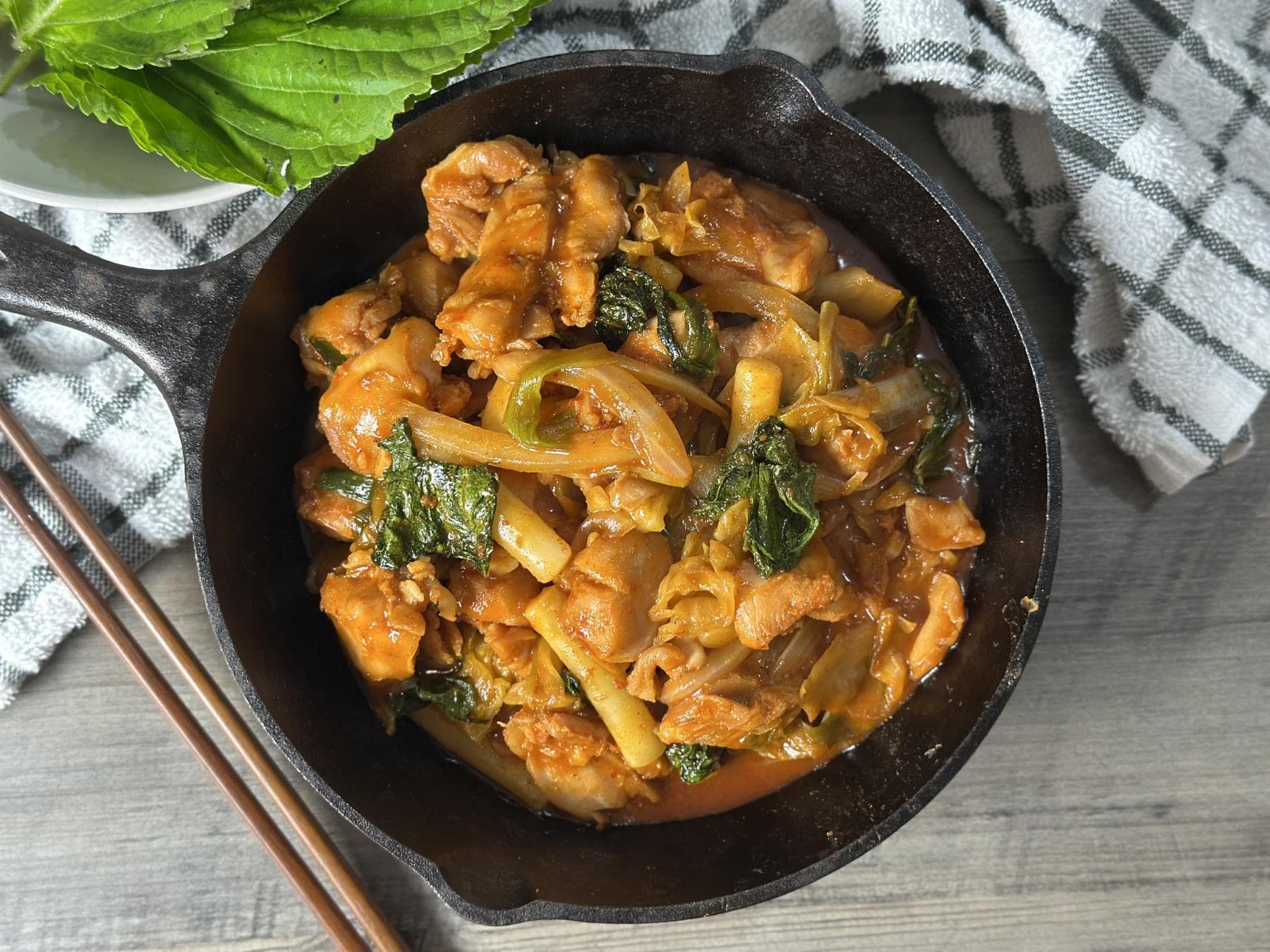 Easy Dakgalbi(닭갈비) Recipe, Korean spicy stir-fry chicken with boneless chicken thighs