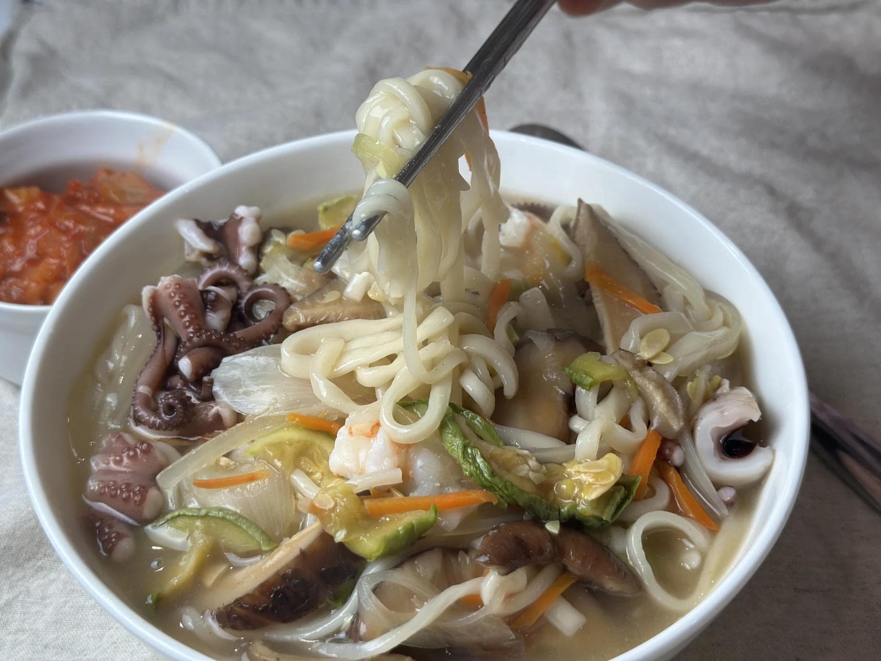 Seafood Kalguksu
