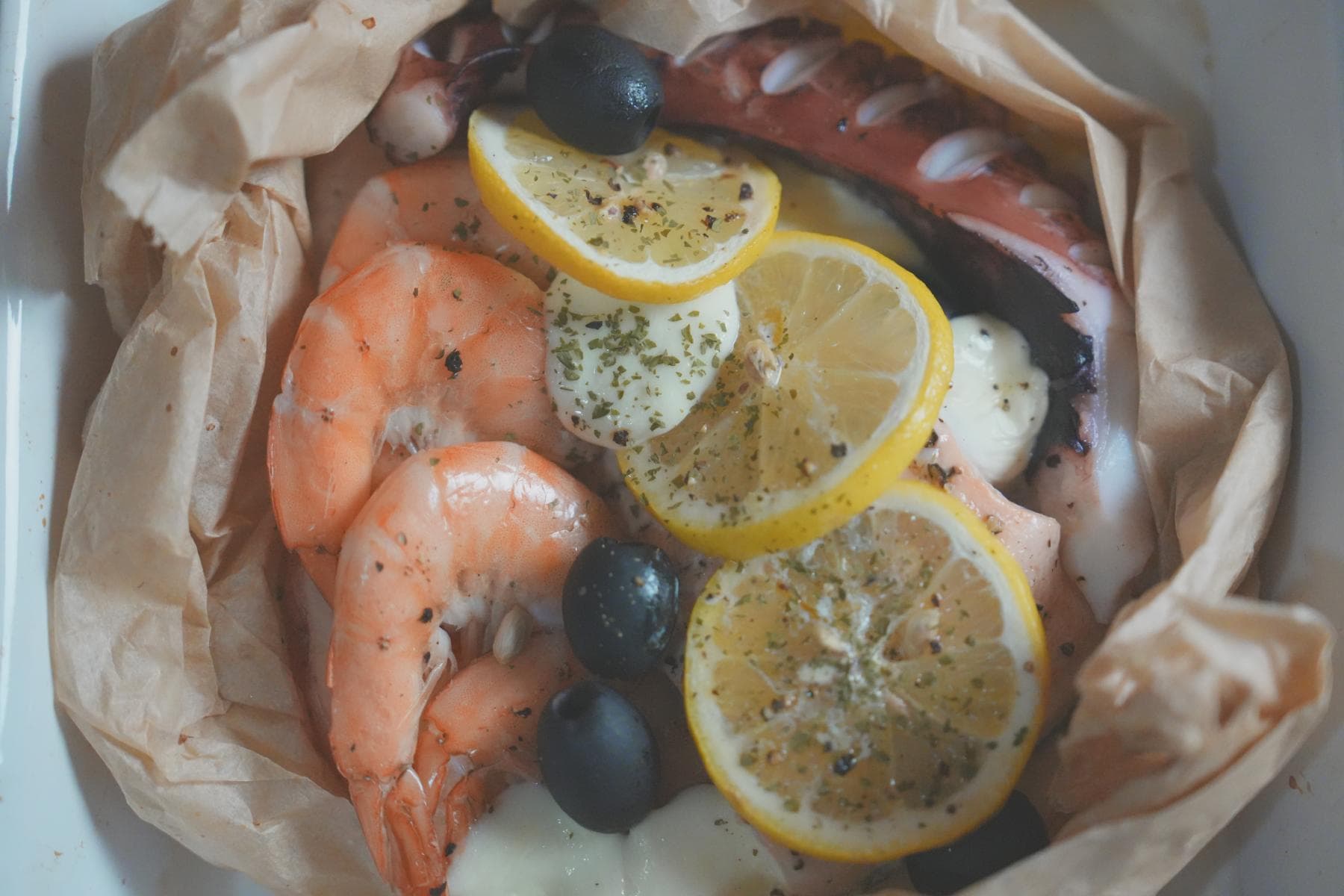 Easy Salmon Papillote Recipe: Healthy Baked Salmon with Vegetables and Seafood
